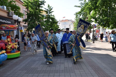 Поморие отново е столица на православието! Започна фестивалът „Св. Богородица – Достойно есть“