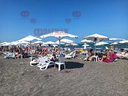 Северният плаж в Бургас ще е най-евтин по Черноморието, чадър и шезлонг - по 1,20 лева