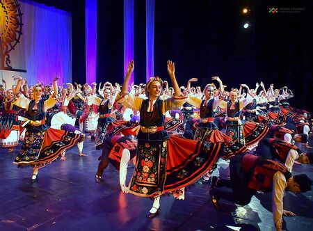 Фолклорен ансамбъл „Филип Кутев“ кани жителите и гостите на Бургас на своя 70-годишен юбилей