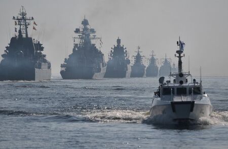 Русия изкара 100 бойни кораба и самолети в Балтийско море