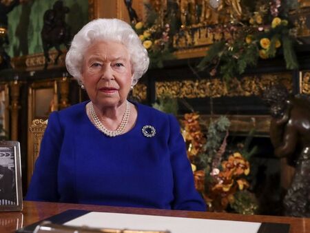 Елизабет II е вторият най-дълго управлявал монарх