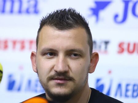 Тодор Неделев продължава да се възстановява след операцията на главата