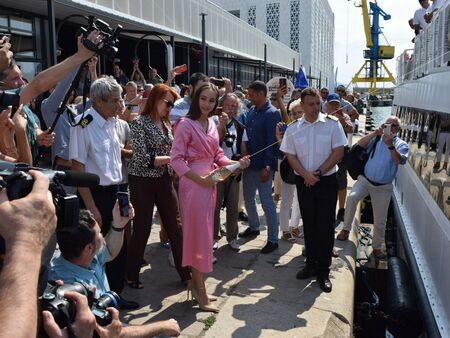 Кръстницата на кораба „Бургус“ - златната Стефани Кирякова, за първи път ще посети остров Св. Анастасия