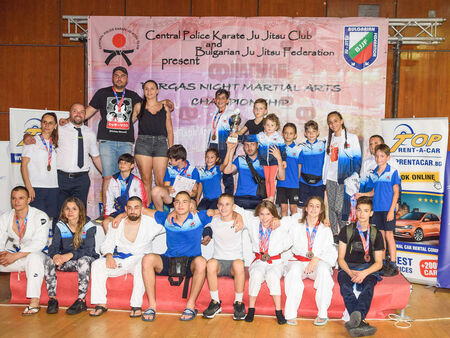 Централният полицейски карате и джу джицу клуб на Бургас обра медалите на Вечерния фестивал на бойните изкуства