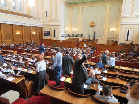 ГЕРБ, ДПС, ИТН и „Възраждане“ бойкотират кворума в парламента