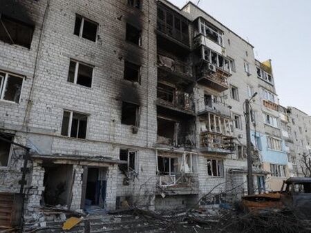 Експлозии разтърсиха Киев, ударен е жилищен комплекс до центъра