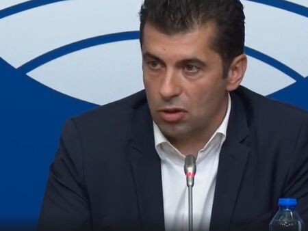 Кирил Петков: България не изнася директно оръжия за Украйна