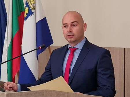 Нов общински съветник положи клетва в Бургас – ще работи за спорта и образованието