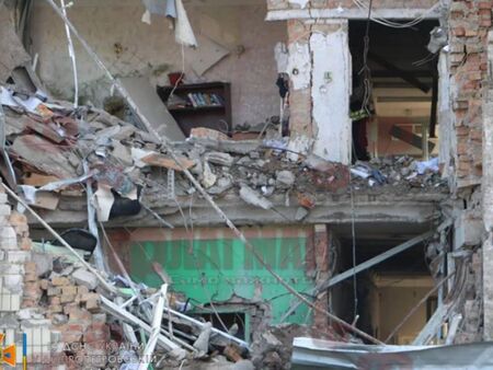 Мощни ракетни удари по Днипро, стрелба по болници в Бахмут, Чернигов, Северск