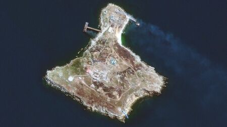 Какво означава изоставянето на Змийския остров за Русия?