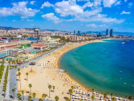 В Барселона вече глобяват за пушене по плажовете