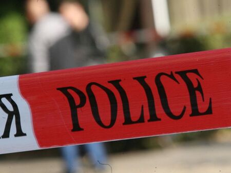 Трагедия: 19-годишен е открит мъртъв в двор на училище в Пловдивско