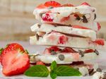 Рецепта за замразен йогурт с ягоди