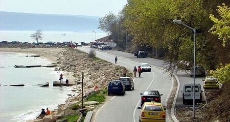 Без коли по крайбрежната алея на Варна