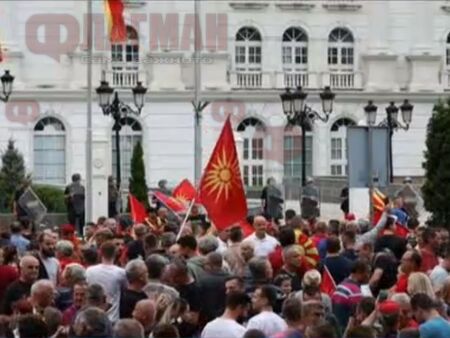 Османи: Френското предложение се интерпретира грешно, няма побългаряване на Северна Македония