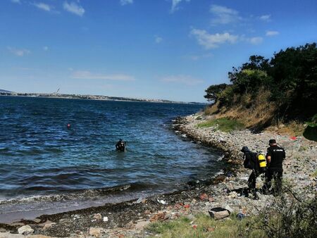 Морска мина изплува край остров Свети Кирик, обезвредиха я