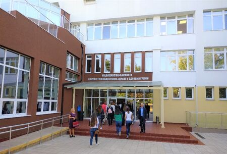 Община Бургас стартира нова стажантска програма за студенти по медицина в детските градини и училищата