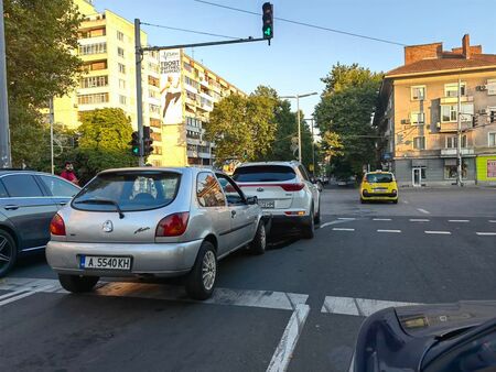 Лека катастрофа затапи движението пред Новата поща в Бургас