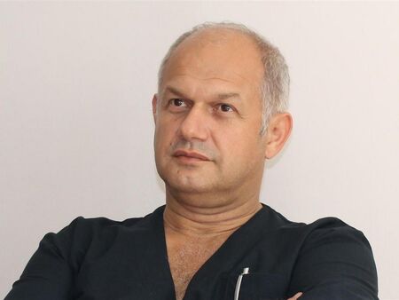 Проф. д-р Валентин Василев е избран за декан на Факултета по обществено здраве и здравни грижи в Бургас
