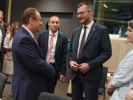 В Брюксел: Министър Иванов алармира за проблемите със земеделската продукция от Украйна