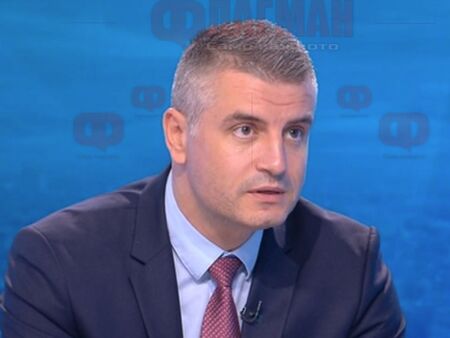 „Продължаваме промяната“ иска Асен Василев за премиер