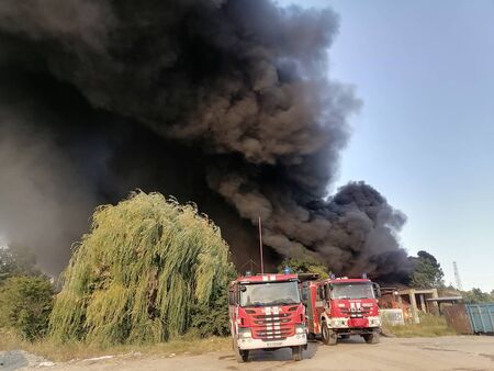 Видео от епицентъра на огнената стихия край ж.к."Меден рудник"