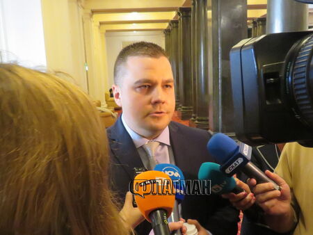 Асен Василев премиер не изглежда добре, Радостин Василев не трябва е министър, смята депутат от ИТН