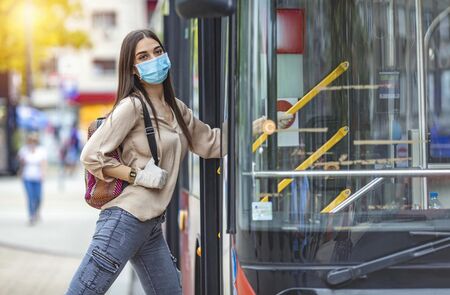 Нови COVID мерки в София: Задължителни маски в градския транспорт
