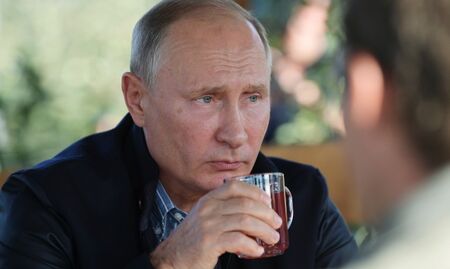 Владимир Путин намери заместител и на "Кока-кола" - българския "Иван-чай"