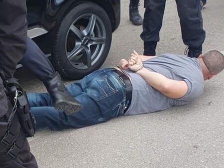 Акция на полицията в Бургаско: Натръшкаха с белезници Мартин, Владимир, Димитър и Михай 