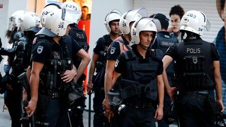 Двама българи са задържани в Истанбул за наркотрафик