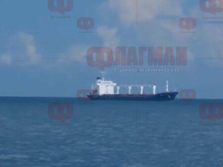 Корабът "Рожен" потегли от Черноморск пълен с царевица след 6 месеца блокада