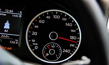 Пореден фрапиращ случай: Младеж шофира с над 200 км/ч във Враца (ВИДЕО)