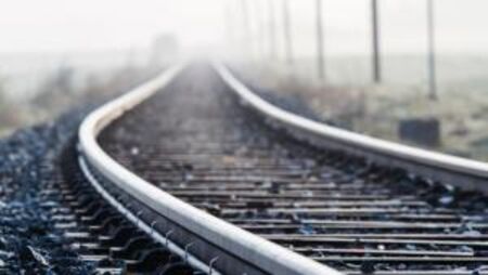 Мъж загина, пометен от влак в Ямболско