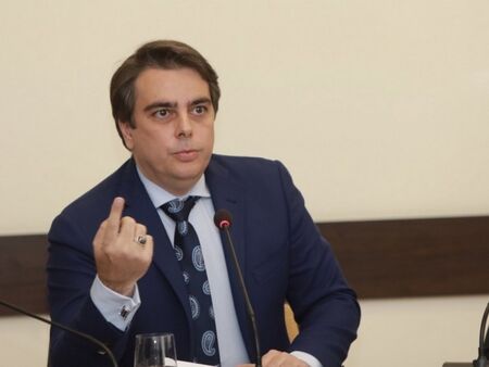 Асен Василев вече не възразява срещу руския газ