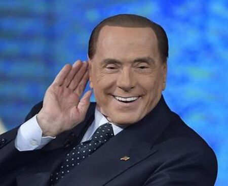Силвио Берлускони се завръща - ще се кандидатира за Сената в Италия