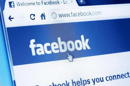 Бъг във Facebook засипа потребителите с постове на световни звезди
