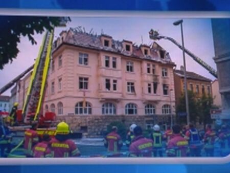 Огнен ад в Германия: Горя сграда, в която живеят и българи