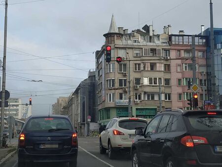 Защо светофарът на Билковата аптека в Бургас вече няма брояч