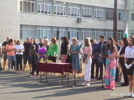 С повече ученици и обновено общежитие откриха новата учебна година в СУ "Юрий Гагарин"