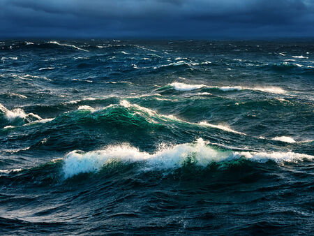 Спасителната операция е в ход от около 17 ч но