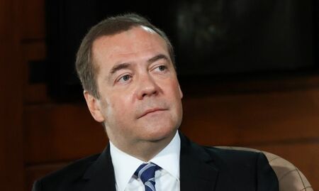 Медведев: Ядрените ни арсенали са гаранцията за запазване на Велика Русия
