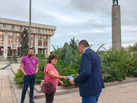 На последните парламентарни избори той бе сред експертите на които