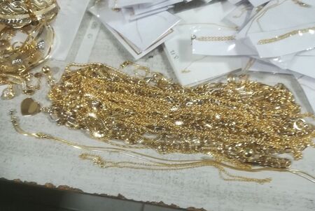 Контрабандни златни накити задържаха митническите служители на МП Малко Търново