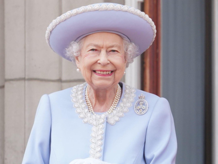 Идва ли краят на една ера? Кралица Елизабет II е под постоянно лекарско наблюдение
