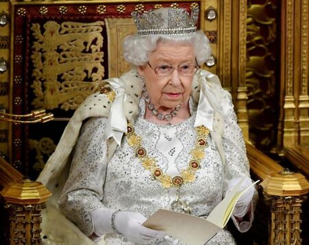 Кралицата на Великобритания Елизабет Втора е починала преди малко съобщава