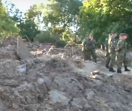 Още 400 военни ще разчистват щетите в Карловско