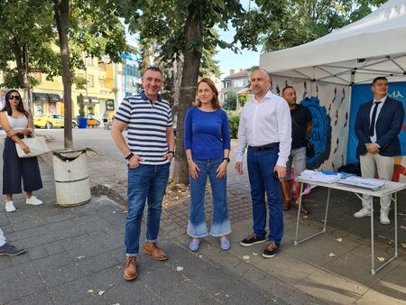 Експертите от ИТН Ива Митева и Любомир Каримански са в Бургас, очакват вашите въпроси