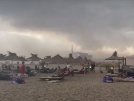  Няма връзка с тях Десетки лодки са останали в морето