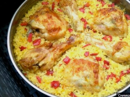 Рецепта за ориз на фурна с пиле и червени чушки